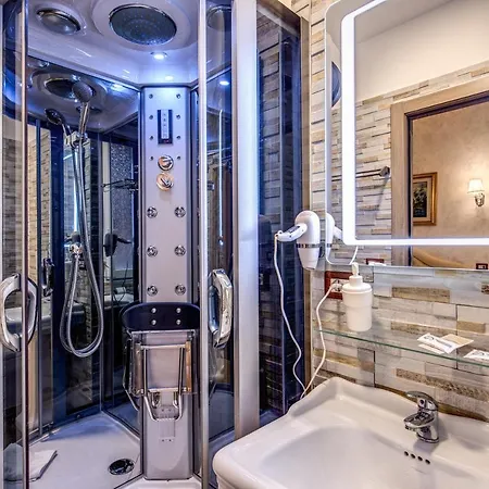 Amici Πανσιόν 3*